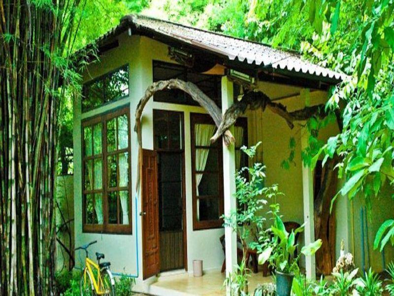 Momchailai Forest Retreat Канчанабури Экстерьер фото