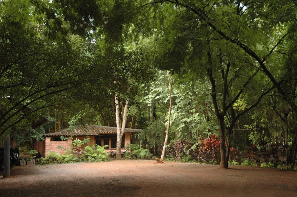 Momchailai Forest Retreat Канчанабури Экстерьер фото