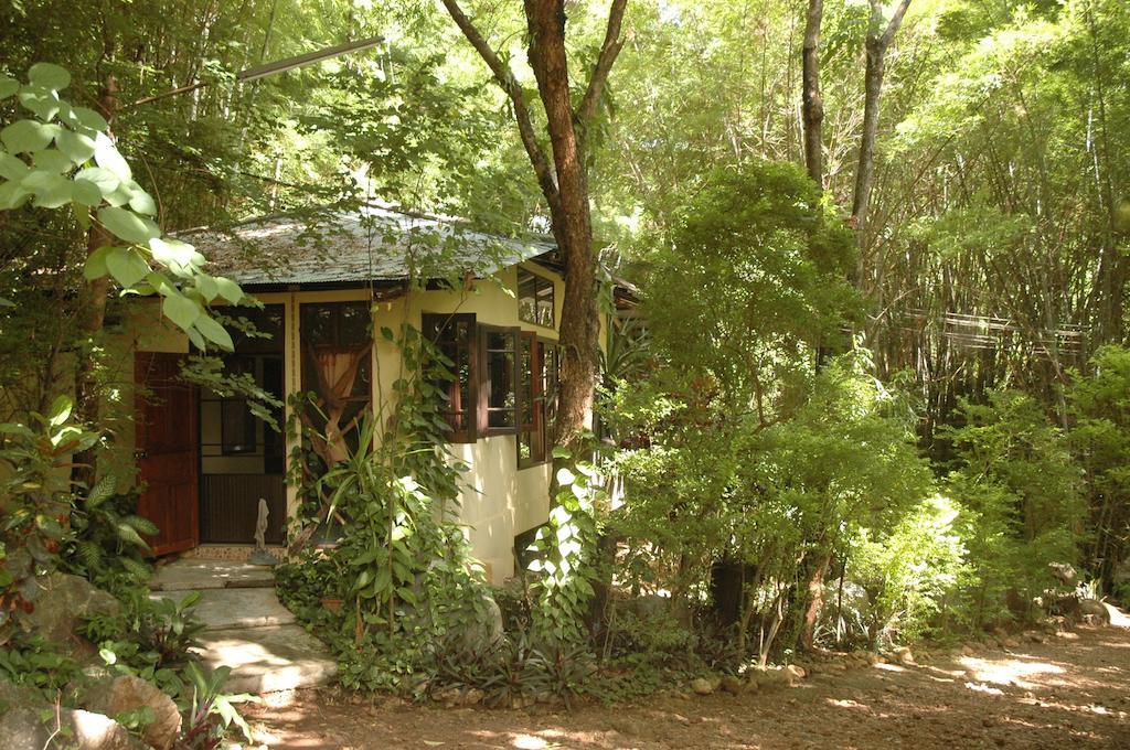 Momchailai Forest Retreat Канчанабури Экстерьер фото